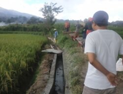 M. Iqbal Wakil Ketua Komisi V DPR RI Tinjau Program Pansimas dan Bedah Rumah di Nagari Lasi