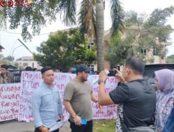 Unras di PTUN Medan, Forum Mahasiswa Minta Majelis Hakim PTUN Medan Bebas Konspirasi dan Intervensi