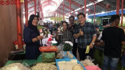 Kunjungi Pasar Tanah Kongsi Padang, Tim Relawan Dedy Bachtiar Disambut Antusias Pedagang dan Masyarakat