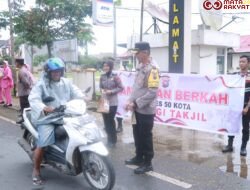 Berbagi Keberkahan Pada Bulan Ramadhan Polres 50 kota Berbagi Takjil