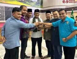 Hadir Buka Bersama KNPI Sumbar Hendri Septa Siap Bersinergi dengan KNPI