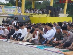 Ribuan Warga Padati Sholat Idul Fitri di RTH Mahkota Berlian