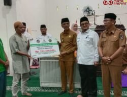 Bupati Safaruddin Serahkan Bantuan Beasiswa Untuk 2129 Pelajar SD, SMP dan Mahasiswa