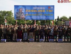 Panglima TNI Bagikan Ratusan Paket Sembako dan Tanam Pohon di PMPP TNI