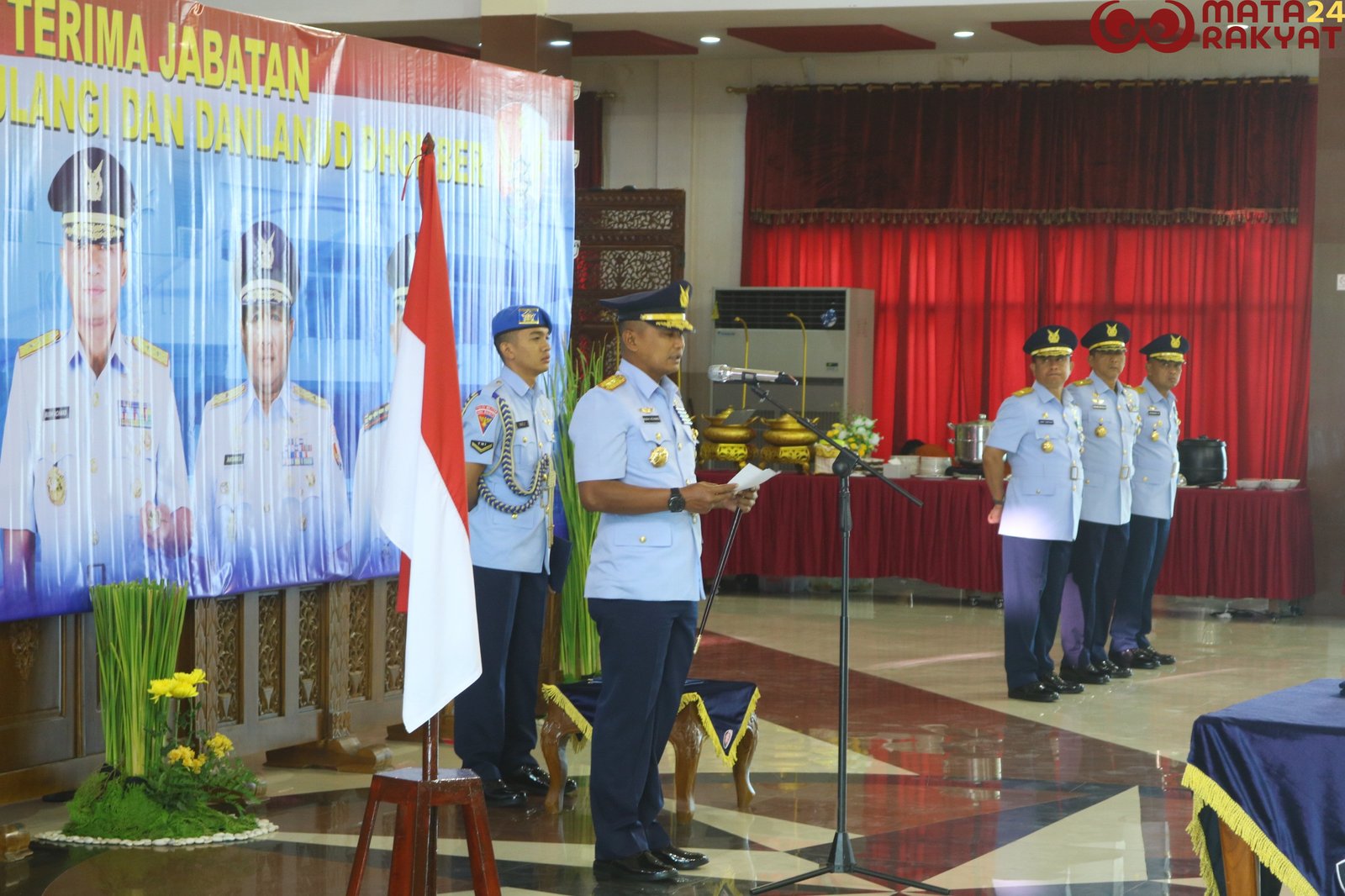 Danlanud Sultan Hasanuddin Didampingi Ketua PIA Ardhya Garini Cabang 7/D ll Hadiri Sertijab /Pen Hnd