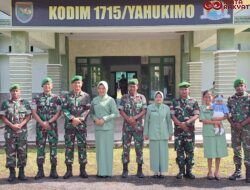 Dandim 1715/Yahukimo Selenggarakan Upacara Kenaikan Pangkat Anggota Kodim 1715/Yahukimo