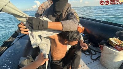 Bakamla RI Evakuasi 3 Nelayan Yang Tenggelam di Perairan Batam/Puspen TNI