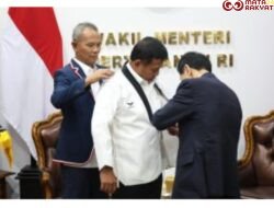 Wamenhan M. Herindra Terima Penyematan, Penganugerahan dan Kehormatan Sabuk Hitam dari Taekwondo Indonesia