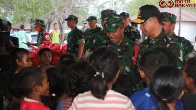 Panglima TNI Tinjau Lokasi Terdampak Erupsi Gunung Lewotobi Laki-laki di NTT