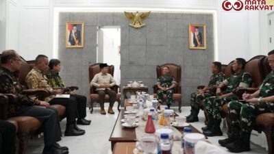 Panglima TNI Terima Audiensi Menteri Transmigrasi RI/Puspen TNI