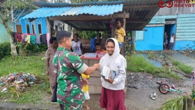 Dukung Program Penurunan Angka Stunting, Babinsa Koramil Mapurujaya Bagikan Susu Kepada Ibu Hamil/Puspen TNI