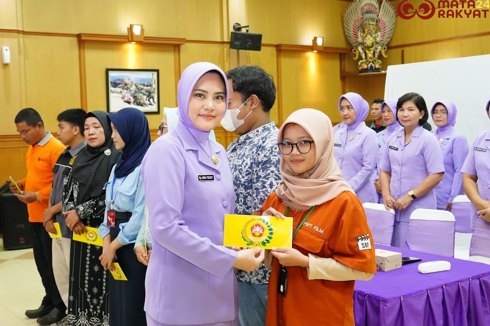 Pengurus IKKT Cabang 10 Puspen TNI Mengikuti Kegiatan Bakti Sosial Dharma Pertiwi Secara Daring/Puspen TNI