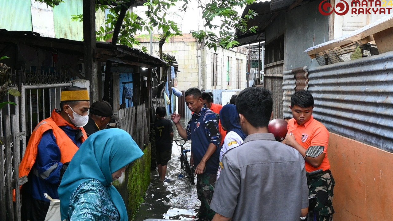 Koopsud II Tanggap Bencana Melalui Pengiriman Tim Evakuasi Banjir di Wilayah Makassar/ Penkoopsud II
