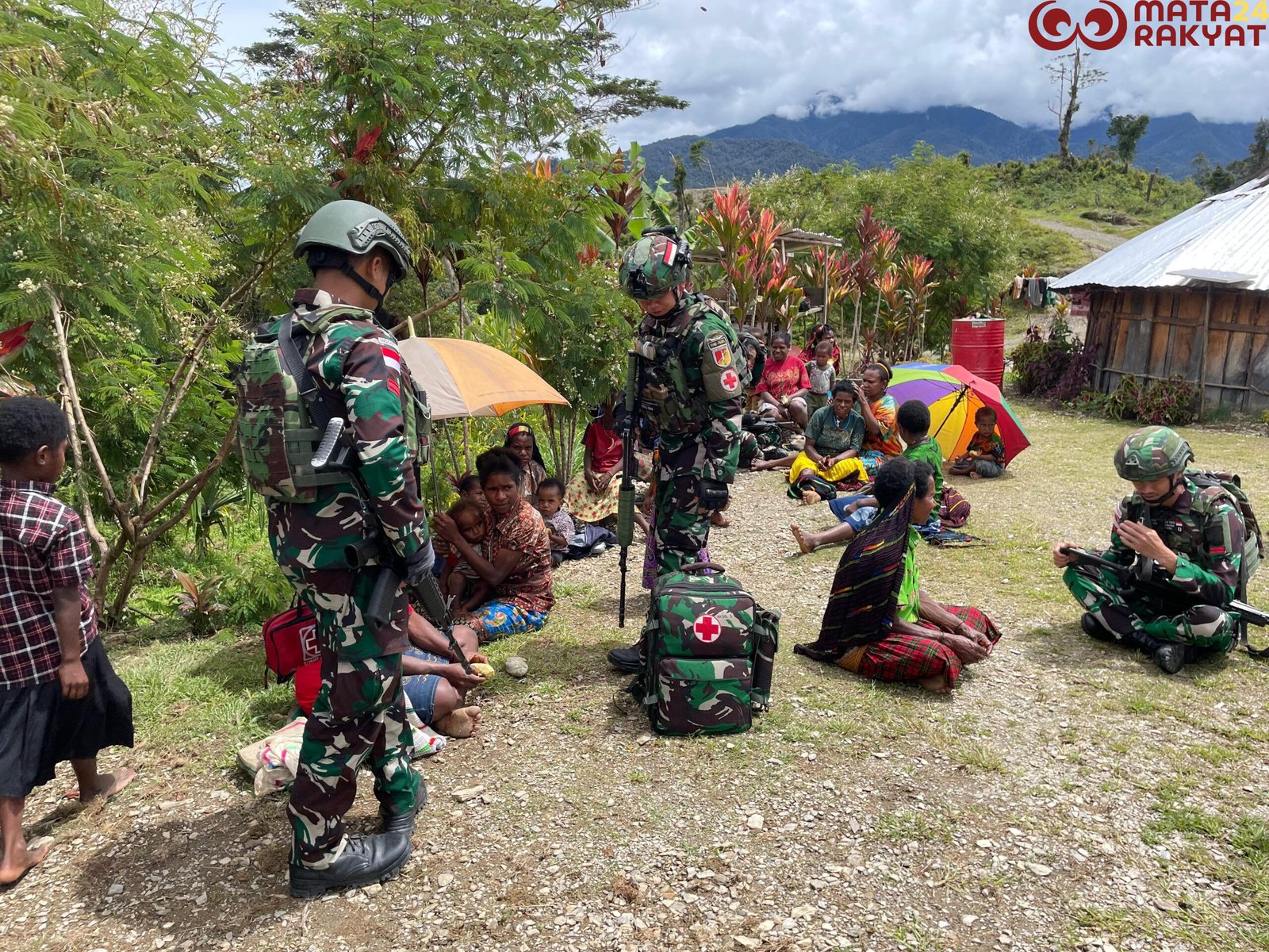 Pos Tirineri Laksanakan Kegiatan Pemberian Kesehatan Kepada Masyarakat di Papua/Puspen TNI