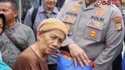 Bakti Sosial Ramadhan Berkah Kapolres Bagikan Sembako di Muara Angke/Polres Pelabuhan Priok