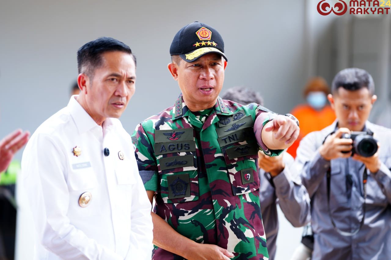 Panglima TNI dan Wali Kota Palembang Bahas Mesin Olah Sampah/PUspen TNI