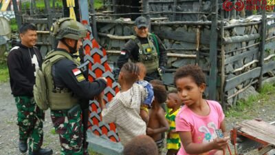 Dansatgas Yonif 112/DJ Laksanakan Kunjungan Kerja ke Jajajaran Pos Satgas di Puncak Jaya/Puspen TNI