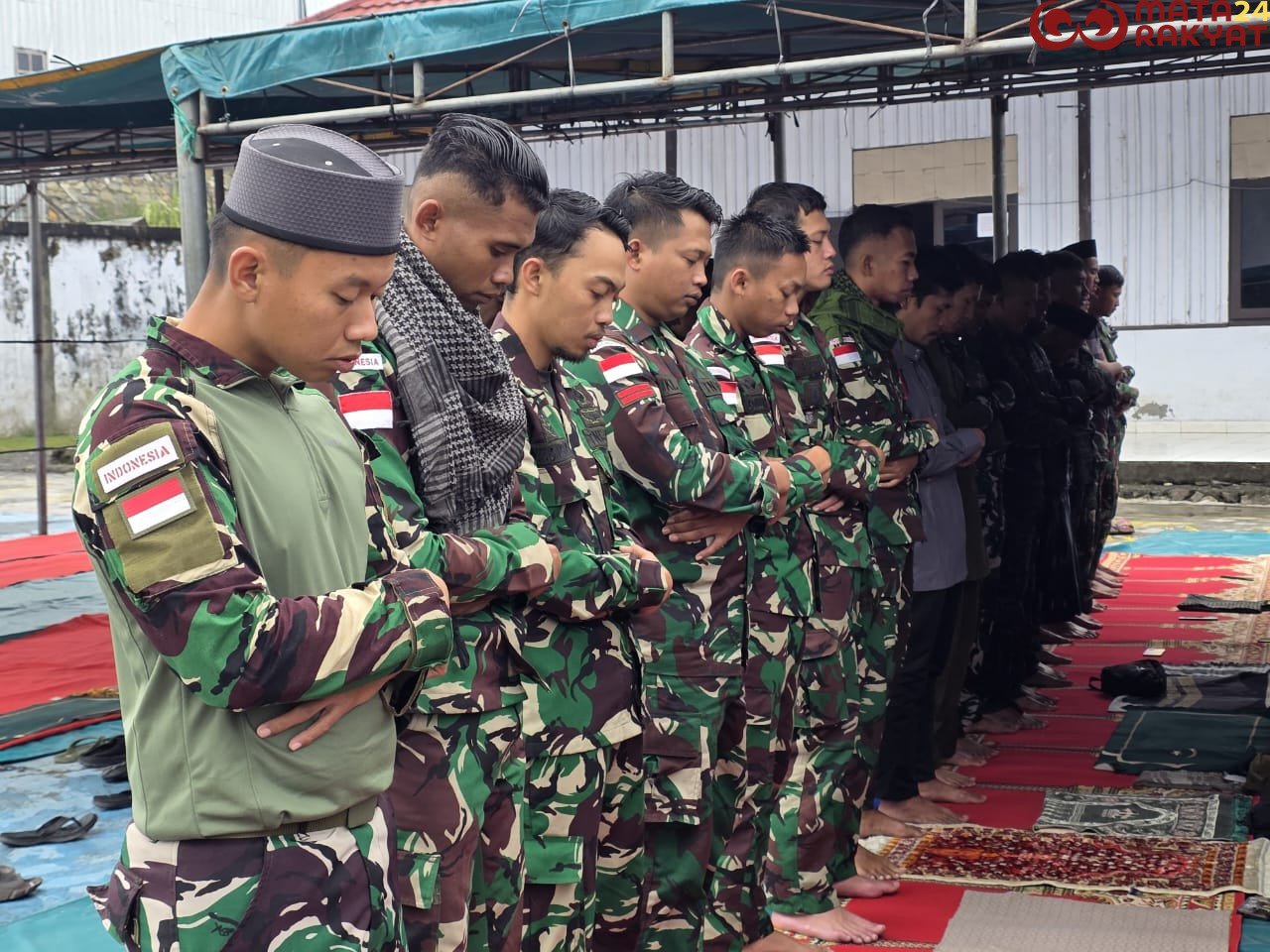 Satgas Yonif 715/Mtl Rayakan Idul Fitri 1446 H Dengan Khusyuk di Daerah Penugasan/Puspen TNI