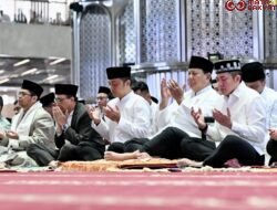 Panglima TNI Bersama Presiden RI Jalankan Salat Idul Adha di Masjid Istiqlal