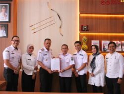 Wakil Walikota Payakumbuh Terima SK Gubernur, Kelurahan Koto Tangah Juara I Lomba Kelurahan Tingkat Regional