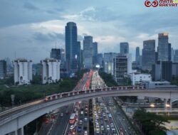 KAI Temukan Layangan, Bola Golf, Hingga Bola Sepak di Jalur LRT Jabodebek, Ajak Masyarakat Jaga Keselamatan