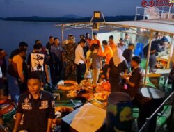 TNI Kerahkan Unsur Laut untuk Evakuasi Kapal Terbakar KM Barcelona VA di Perairan Talise, Minahasa Utara