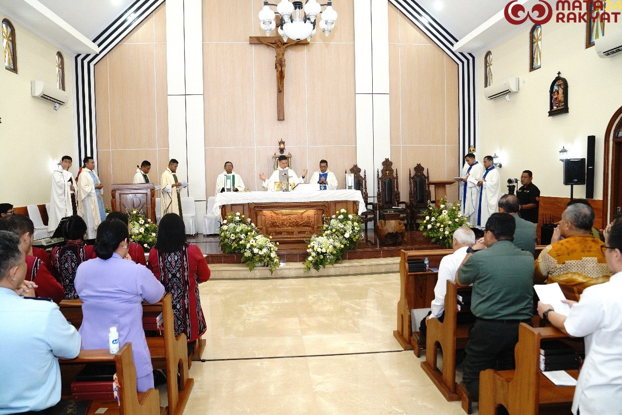 75 Tahun Ordinariat Militer Indonesia: Wadah Pembinaan Iman Dan Pengabdian Umat Katolik TNI-POLRI/Puspen TNI