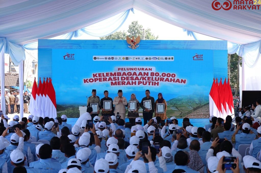 Panglima TNI Dampingi Presiden RI Luncurkan 80.000 Koperasi Desa Merah Putih/BPMI Setpres