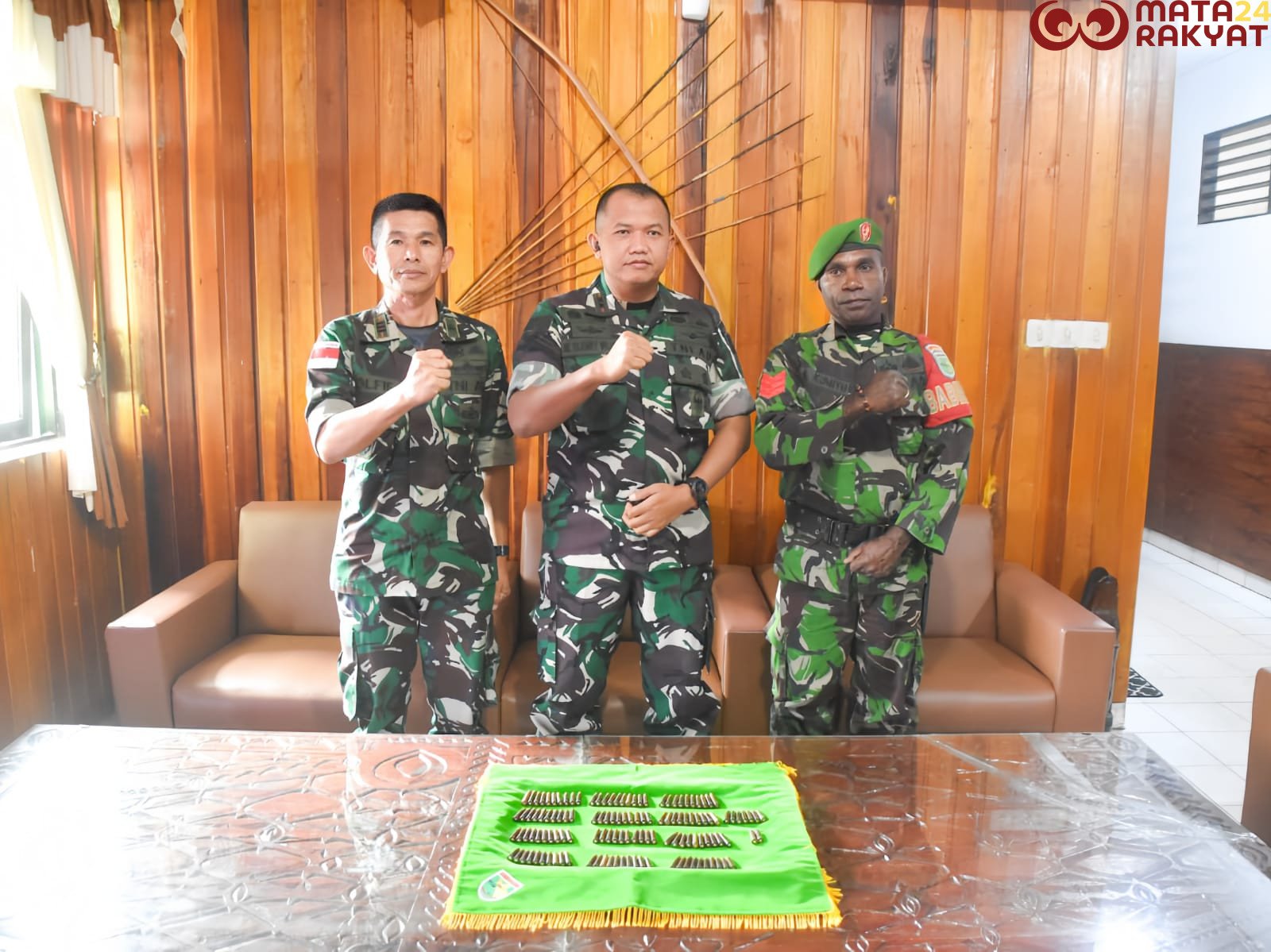 Kodim 1710/Mimika Terima Penyerahan 129 Amunisi dari Warga/Puspen TNI