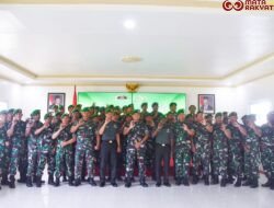 Dandim 1710/Mimika Lepas Dua Anggota Terbaiknya Untuk Melanjutkan Pengabdian Di Satuan Yang Lain