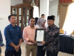 Tiga Agenda Sekaligus, Wako Hendri Luncurkan Tabungan BERSAMA dan Salurkan Rp3,11 Miliar Bansos UMKM