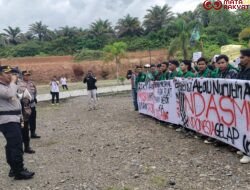 Tanpa Kawat Berduri, Kapolres Dharmasraya Tuai Apresiasi Mahasiswa: Polisi Kawal Aksi Hingga Tuntas