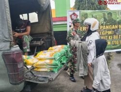 Para Babinsa Dari Kodim 1710/Mimika Bekerja Sama Dengan Perum Bulog Terus Menjual Beras SPHP Untuk Warga Mimika