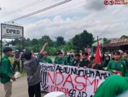 Mahasiswa Dharmasraya Gelar Aksi di Gedung DPRD
