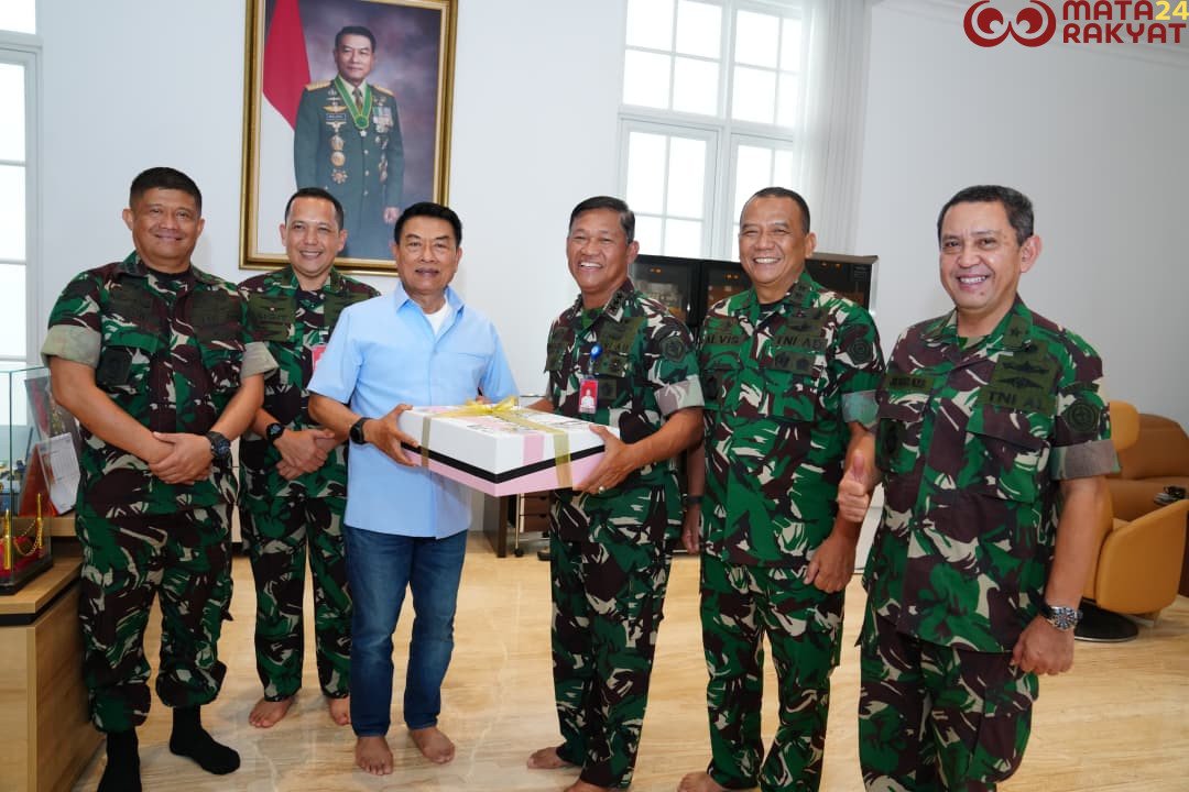 Mabes TNI Pererat Silaturahmi dengan Sesepuh Jenderal TNI (Purn) Dr. Moeldoko/Puspen TNI