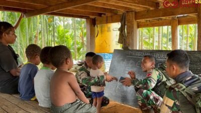 TNI Dorong Akses Pendidikan Dasar di Papua, Gelar Pengajaran Calistung di Wametkapa/Puspen TNI