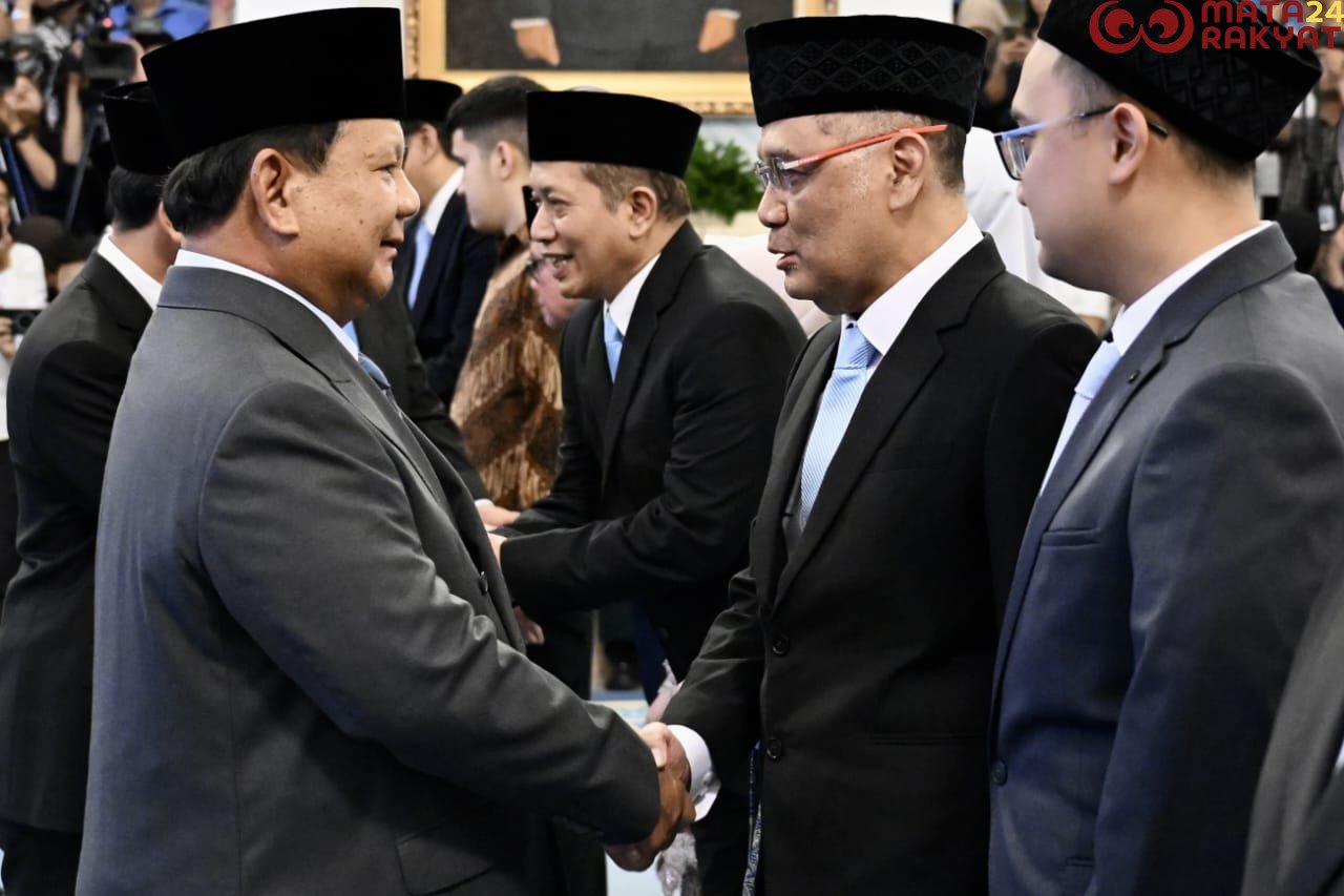 Panglima TNI Hadiri Pelantikan Menteri Kabinet Merah Putih Sisa Masa Jabatan Periode Tahun 2024-2029/BPMI Setpres