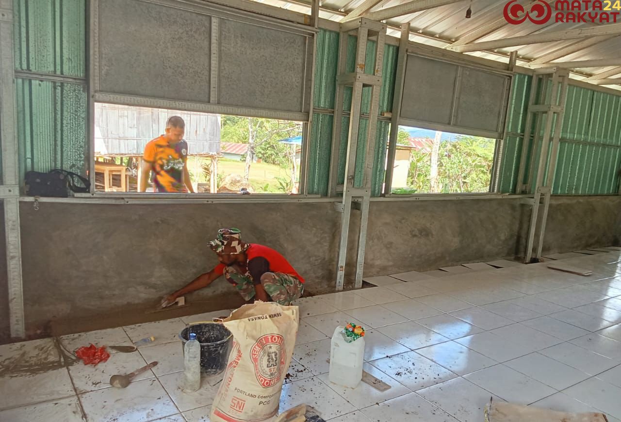 Satgas TMMD 126 Kodim Tambrauw Masuki Tahap Finishing Pemasangan Keramik dan Pengecatan Gereja Advent/Puspen TNI