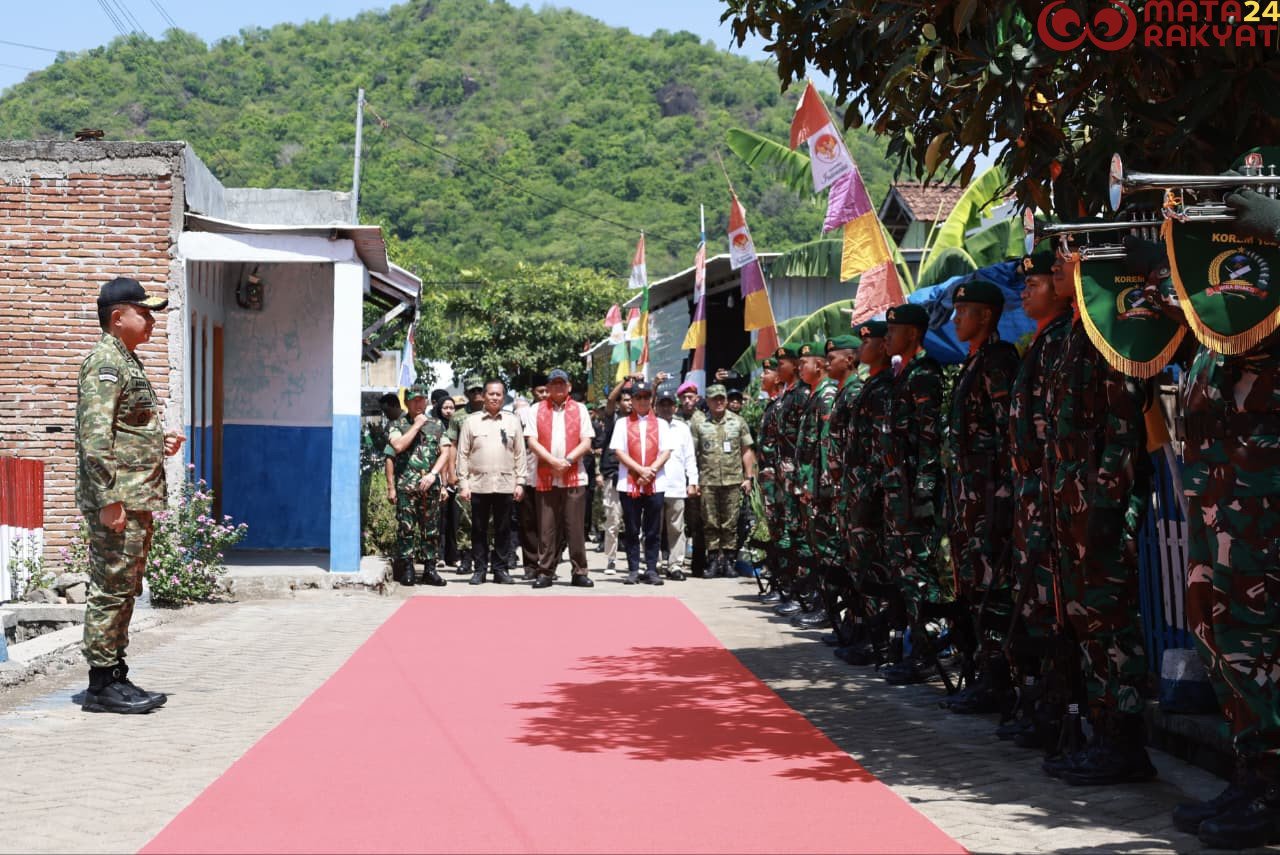 Panglima TNI Dampingi Menhan RI Tinjau Yonif TP 835/Samota Yudha Bhakti di Sumbawa/Puspen TNI