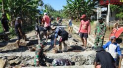 Gotong Royong Tanpa Lelah, Satgas TMMD Kodim 1505/Tidore Bangun Drainase Demi Desa Lebih Baik/Puspen TNI