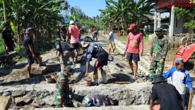 Gotong Royong Tanpa Lelah, Satgas TMMD Kodim 1505/Tidore Bangun Drainase Demi Desa Lebih Baik/Puspen TNI