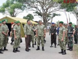Wapang TNI Dampingi Menhan RI Kunjungi Yonif TP 821/Satria Bupolo di Pulau Buru