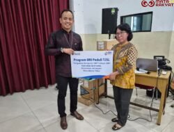 BRI Otista Region 6/Jakarta 1 Salurkan CSR berupa Komputer untuk SMP Cahaya Sakti