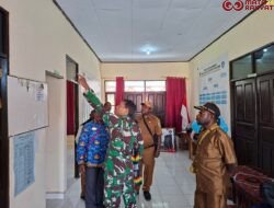 Kodim 1714/Puncak Jaya, Babinsa Bantu Pendataan Sekolah Rusak di Kabupaten Puncak Jaya