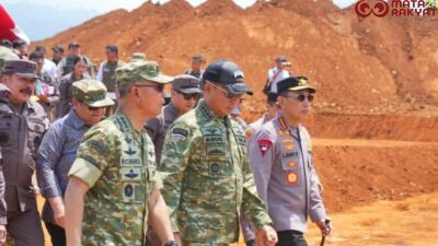 Panglima TNI Bersama Menhan RI Tinjau Keberhasilan Satgas PKH Tertibkan Tambang Nikel Ilegal di Morowali, Sulteng/Puspen TNI