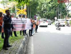 KAI Daop 8 Surabaya dan KAI Properti Gencarkan Sosialisasi Keselamatan di Perlintasan Sebidang Jelang Nataru 2025/2026