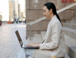 Suka Duka Jadi Karyawan Kantoran Sekaligus Punya Usaha Sampingan