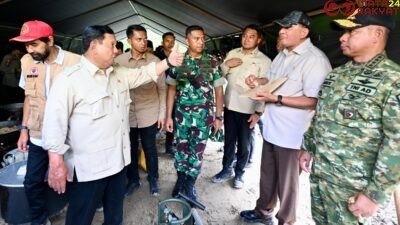 Panglima TNI Dampingi Presiden RI Tinjau Pengungsian Korban Bencana di Aceh/Puspen TNI