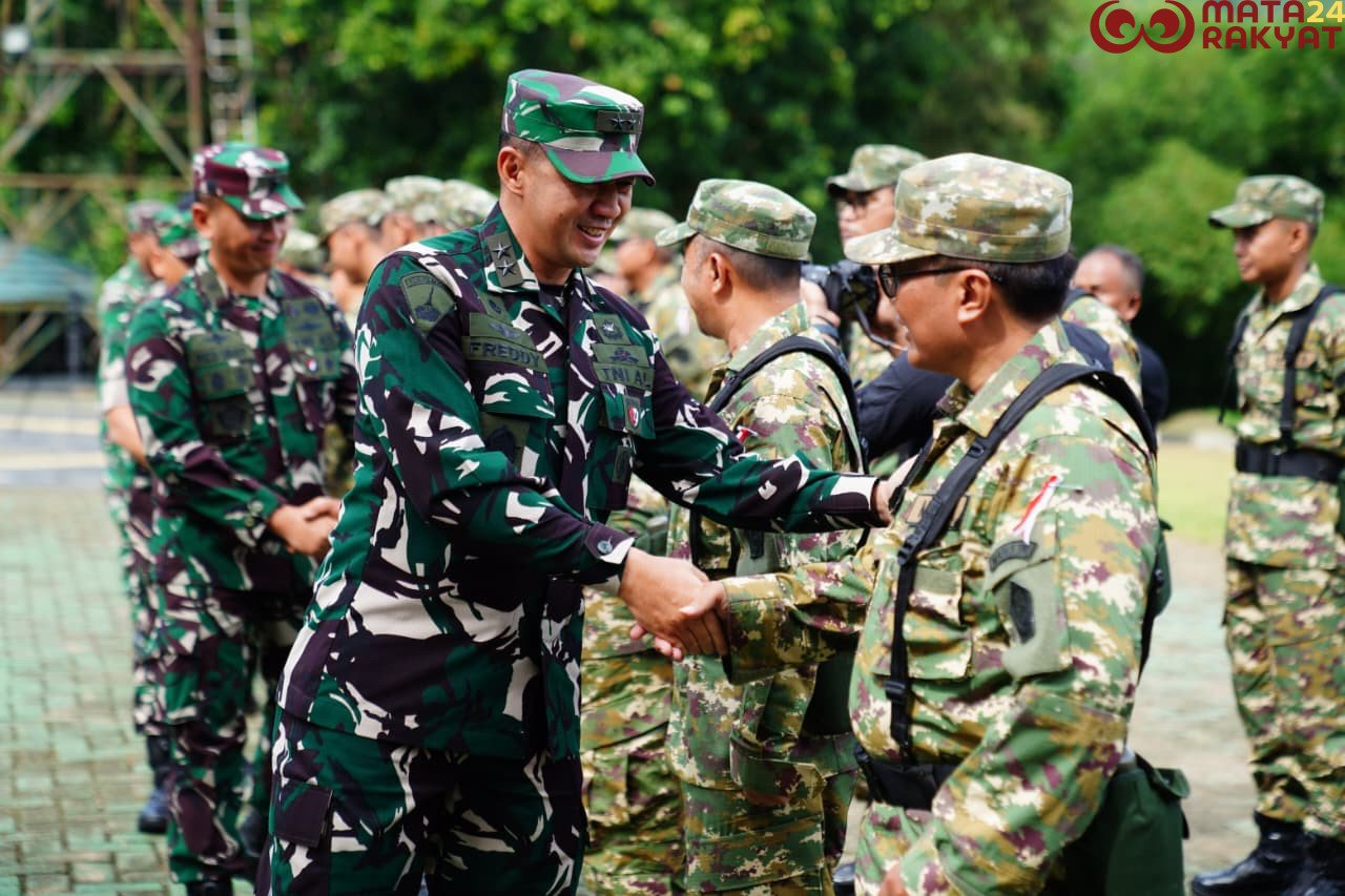 Kapuspen TNI Buka Pembekalan Awak Media Tentang Prosedur Kedaruratan di Daerah Rawan/Puspen TNI