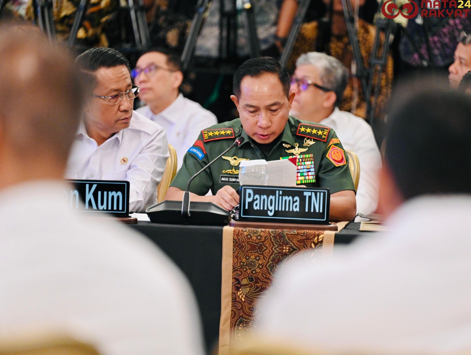 Panglima TNI Hadiri Sidang Kabinet Paripurna Bahas Penanganan Bencana dan Isu Strategis/BPMI Setpres